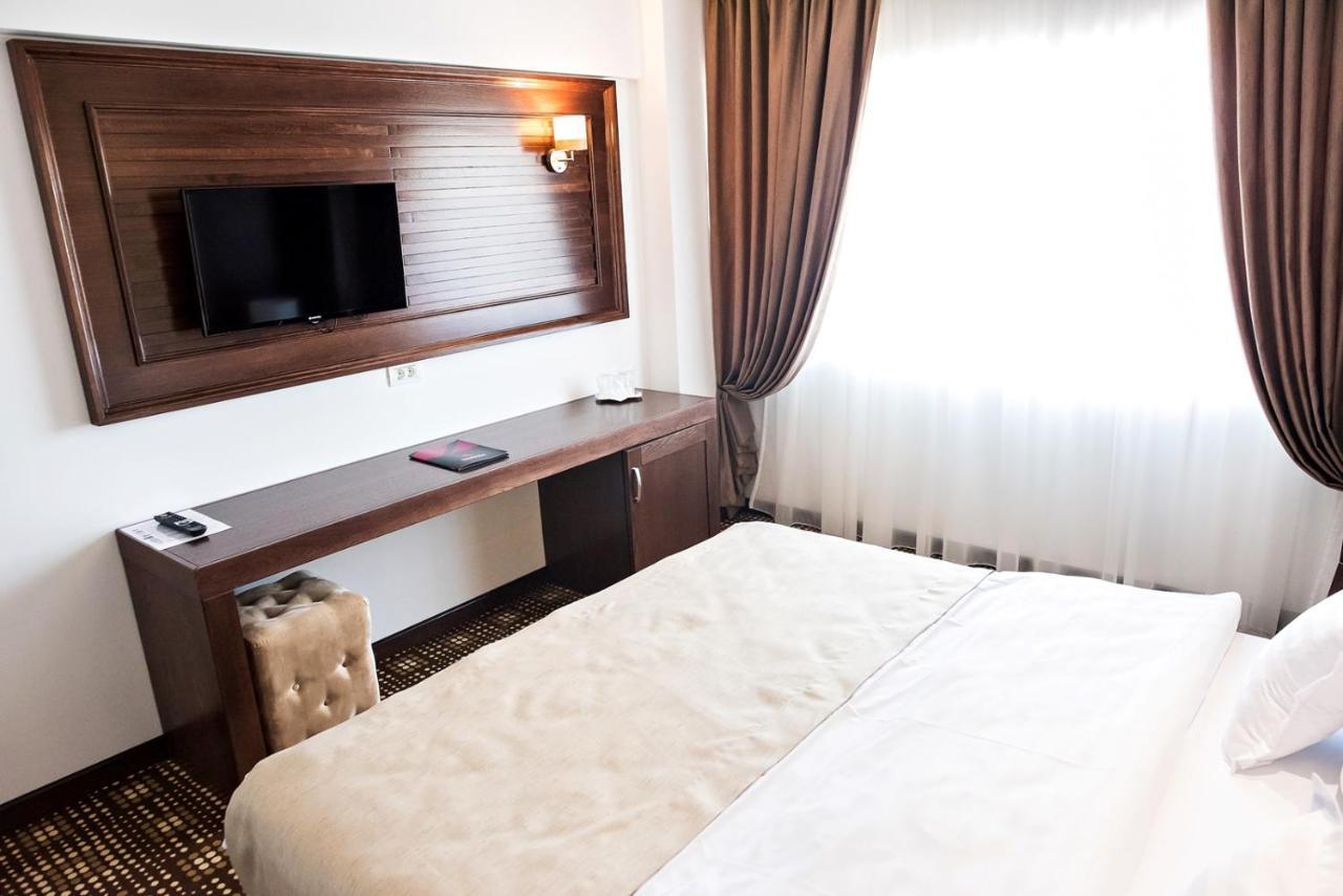 Hotel Bucovina ซูชาวา ภายนอก รูปภาพ