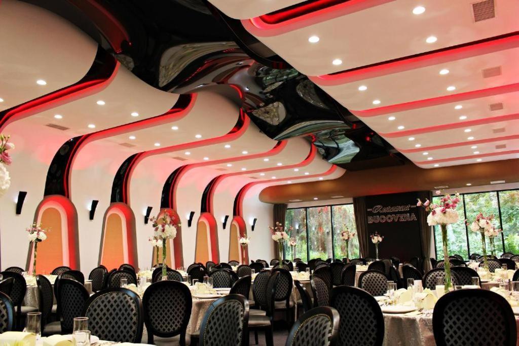 Hotel Bucovina ซูชาวา ภายนอก รูปภาพ