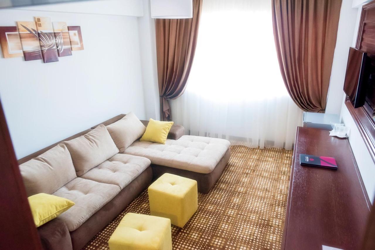Hotel Bucovina ซูชาวา ภายนอก รูปภาพ